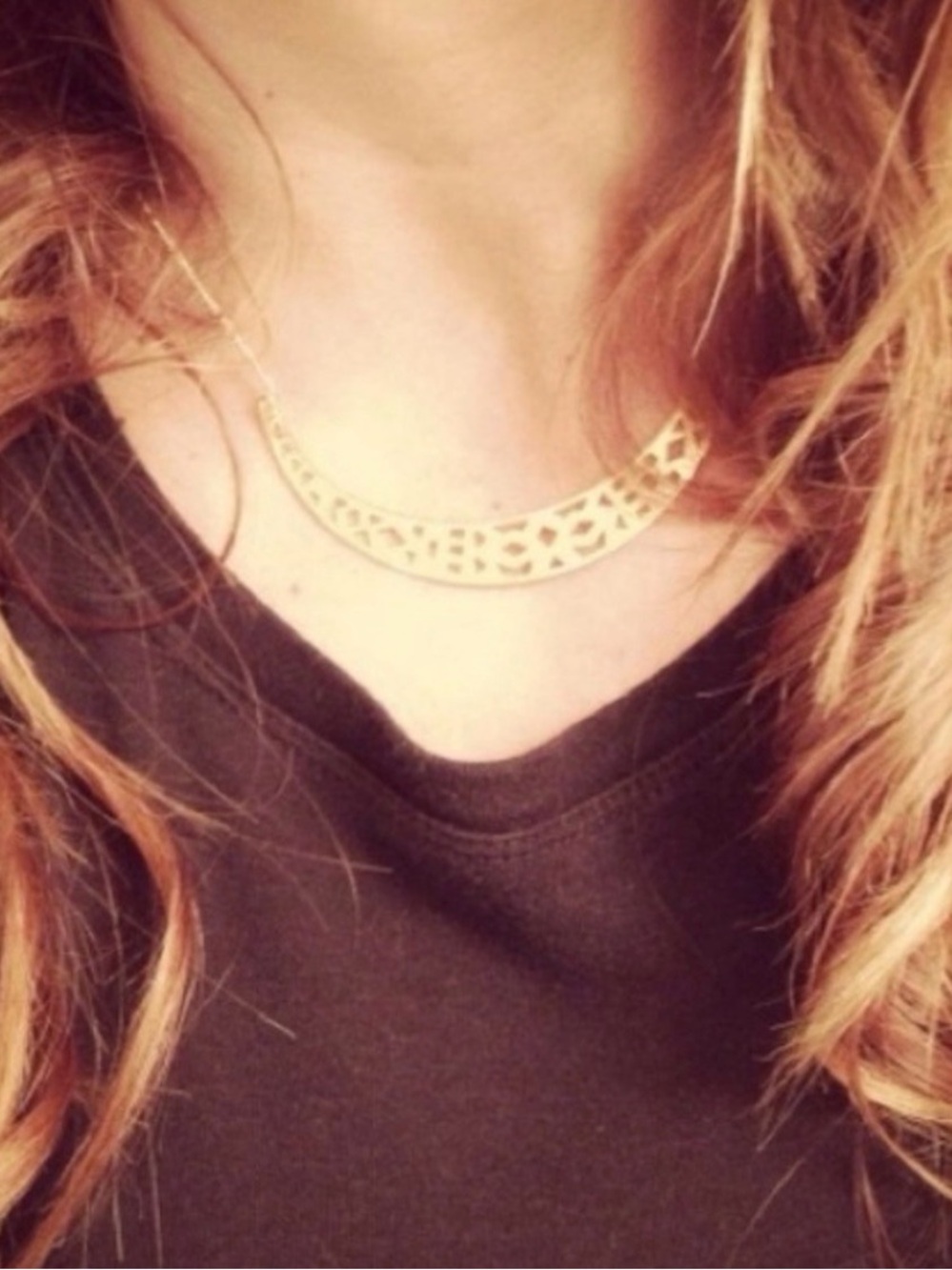 Stella & Dot Avalon 1/2 crescent Moon lace cut out necklace